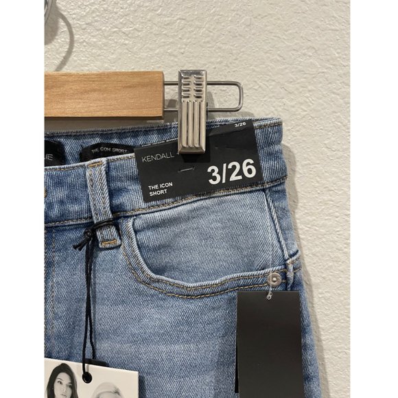 KENDALL AND KYLIE The Icon Distressed Shorts - Picture 3 of 4